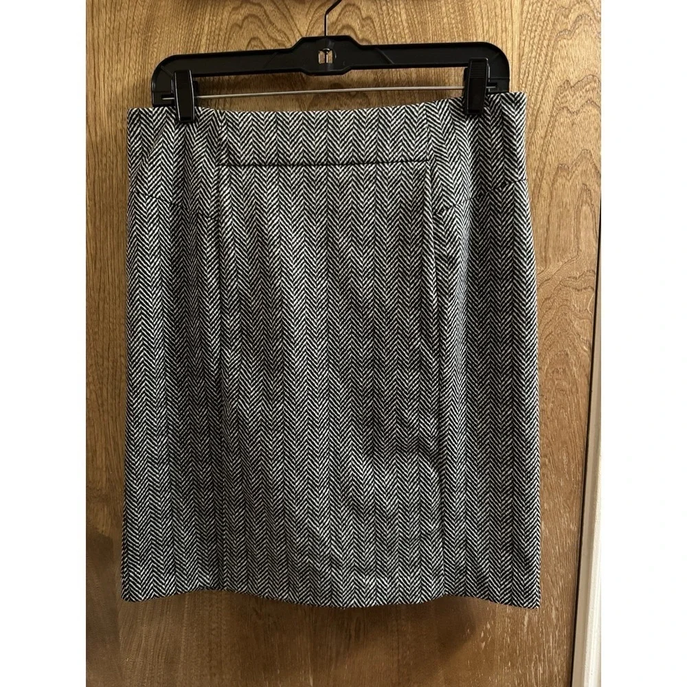 Michael Michael Kors Chevron Print Skirt Size Medium White And Black Pencil Chic